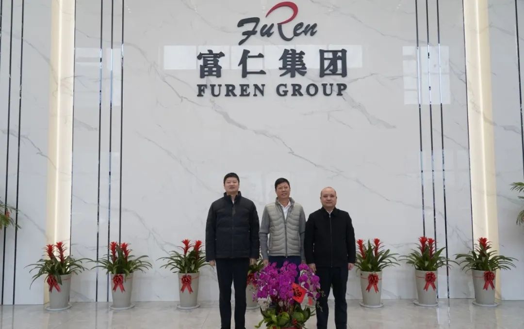 640-25b5ba82b24e4a748a934823bd983bfc