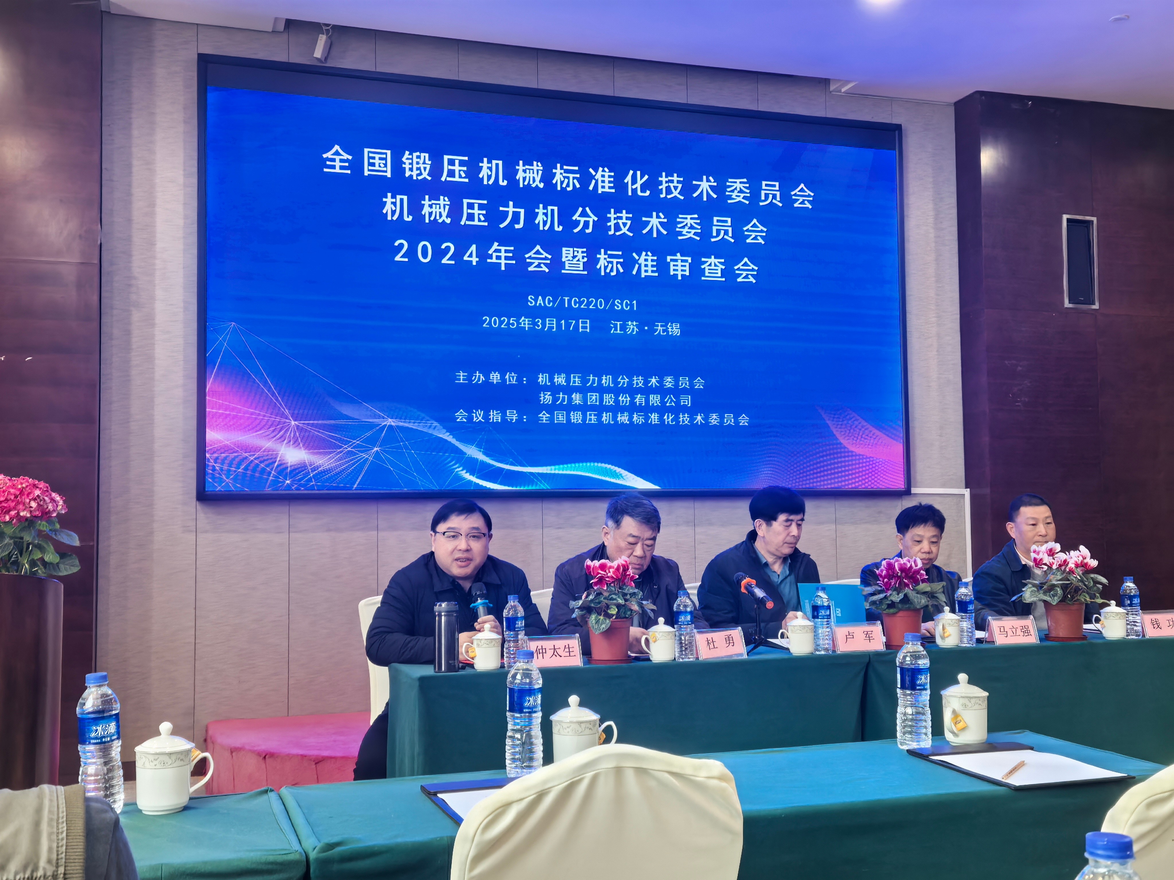 0949782086d81085af3e18da15a429d-527a1fddcf664f979f5df5e34258dbb5