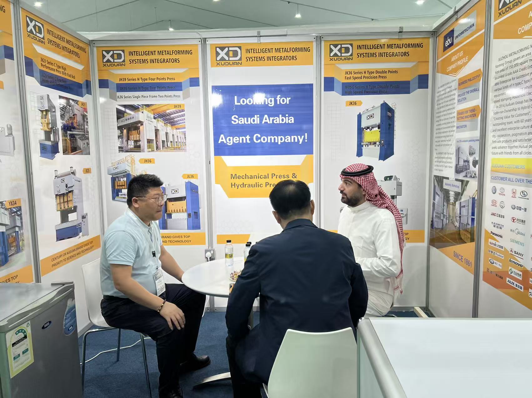 d39a7f230dedde9498b4f0707c899b40-afa7b2386d894ed0a81269669926bb8f